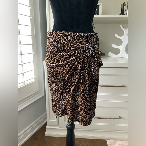 FORMULA JOVEN Leopard Cross Over Fabric Plush Skirt Women’s Size 28” - Picture 16 of 16